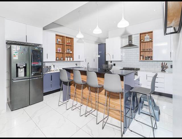6 BEDROOM HOUSE FOR SALE IN ZWARTKOP GOLF ESTATE